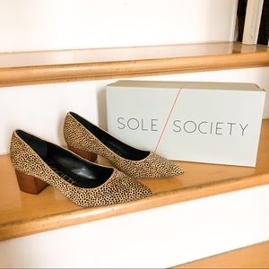 Spotted calf hair pumps